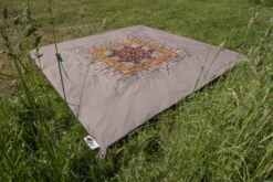 Bent Afrika Tapijt, Bont